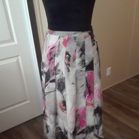 Spiegel 100% Silk Skirt Size 2
